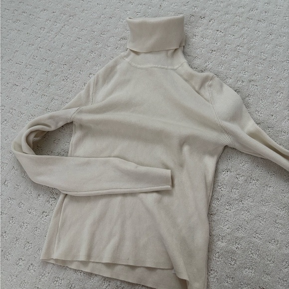 Ribbed Cream Turtleneck Sweater - Picture 7 of 8